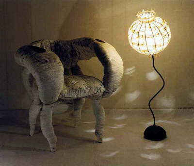 8. Stuhl-Skulptur mit Licht-Morphee - 1998